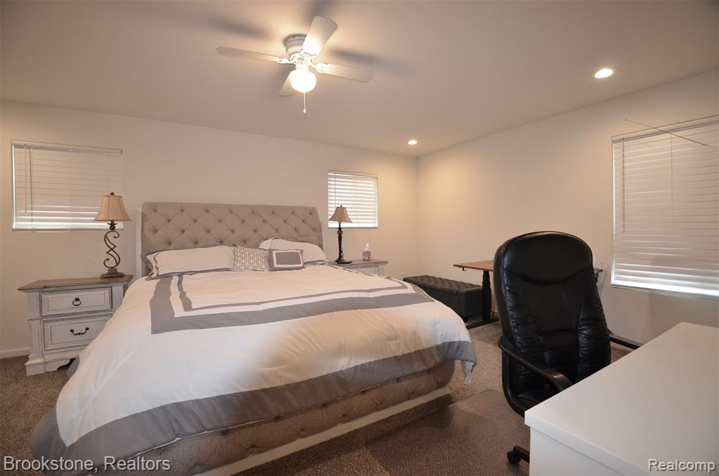 350 Fountain Park Drive, Waterford, MI 48327 — Photo 25