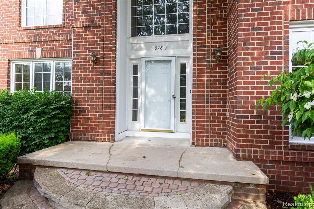 878 Dakota, Rochester Hills, MI 48307 — Photo 4
