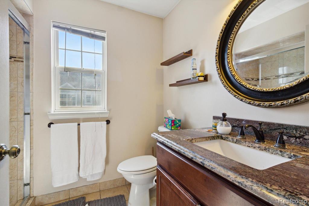 4174 BERKSHIRE Drive, Sterling Heights, MI 48314 — Photo 22