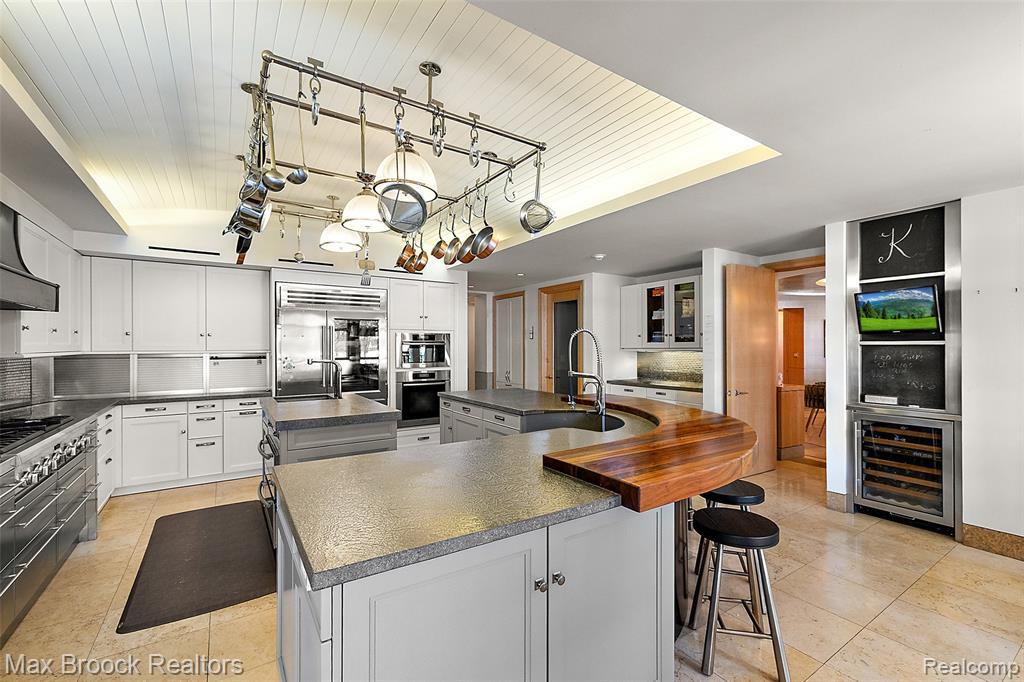 4740 Dow Ridge Road, Orchard Lake Village, MI, 48324