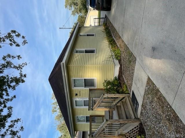 5250 Drayton Road, Clarkston, MI — Photo 3