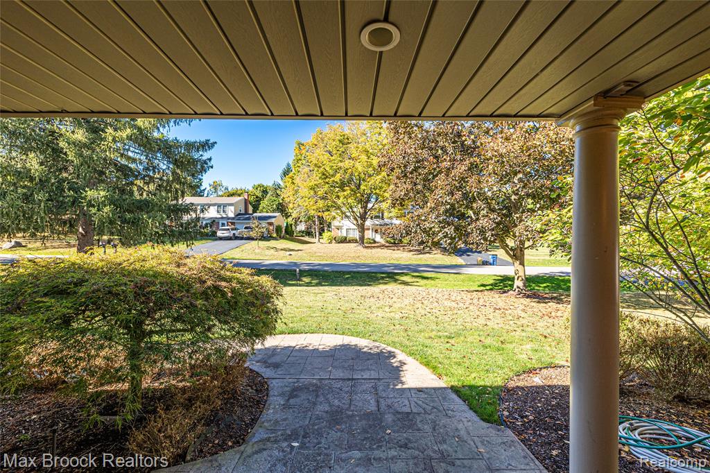 5605 Woodwind Drive, Bloomfield Hills, MI 48301 — Photo 2