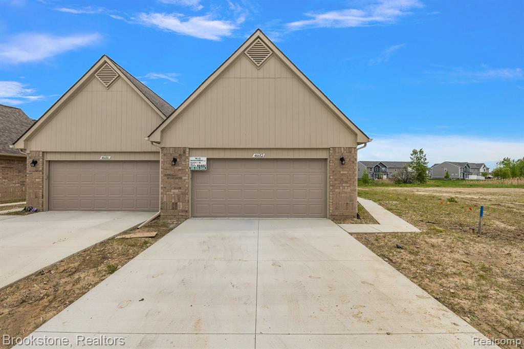 46682 Emerald Creek Drive, Shelby Twp, MI 48315 — Photo 13