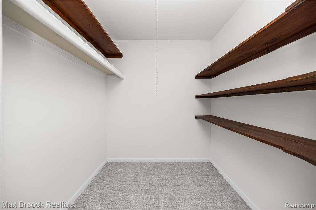 35550 Pleasant Valley Road, Farmington Hills, MI, 48331