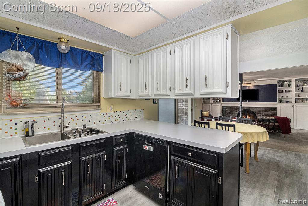 15721 Kristin Lane, Riverview, MI 48193 — Photo 13