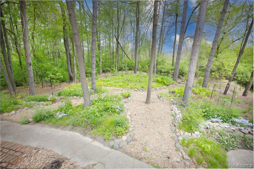 1827 HIGH HOLLOW Drive, Ann Arbor, MI 48103 — Photo 92