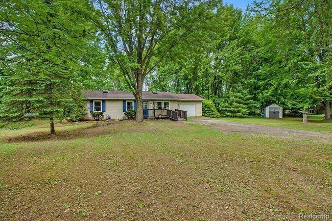 8696 Sargent Road, Fowlerville, MI 48836 — Photo 3