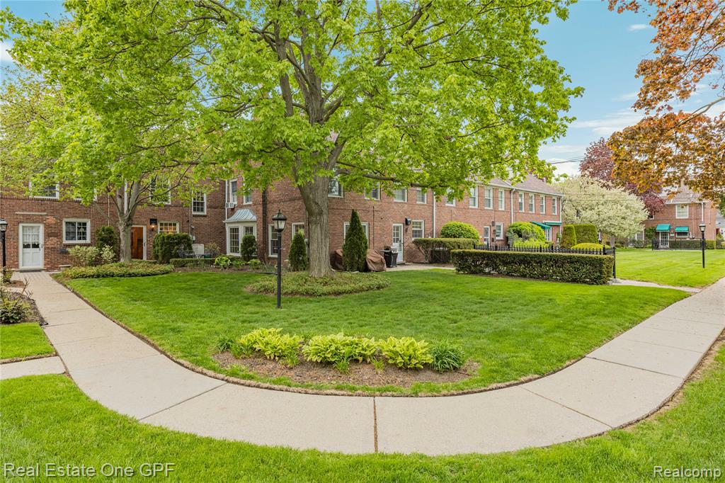 16904 Saint Paul Street, Grosse Pointe, MI 48230 — Photo 45