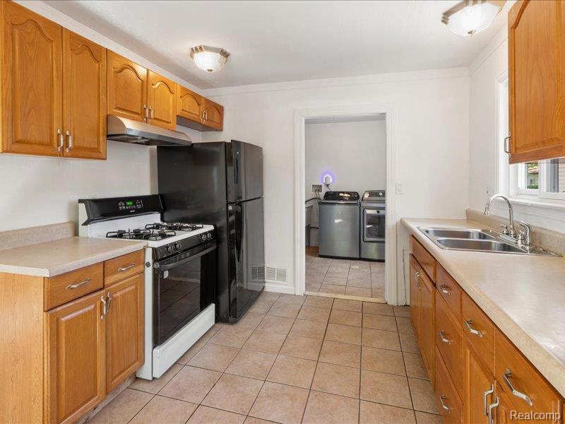 9255 Sylvia Street, Taylor, MI 48180 — Photo 15