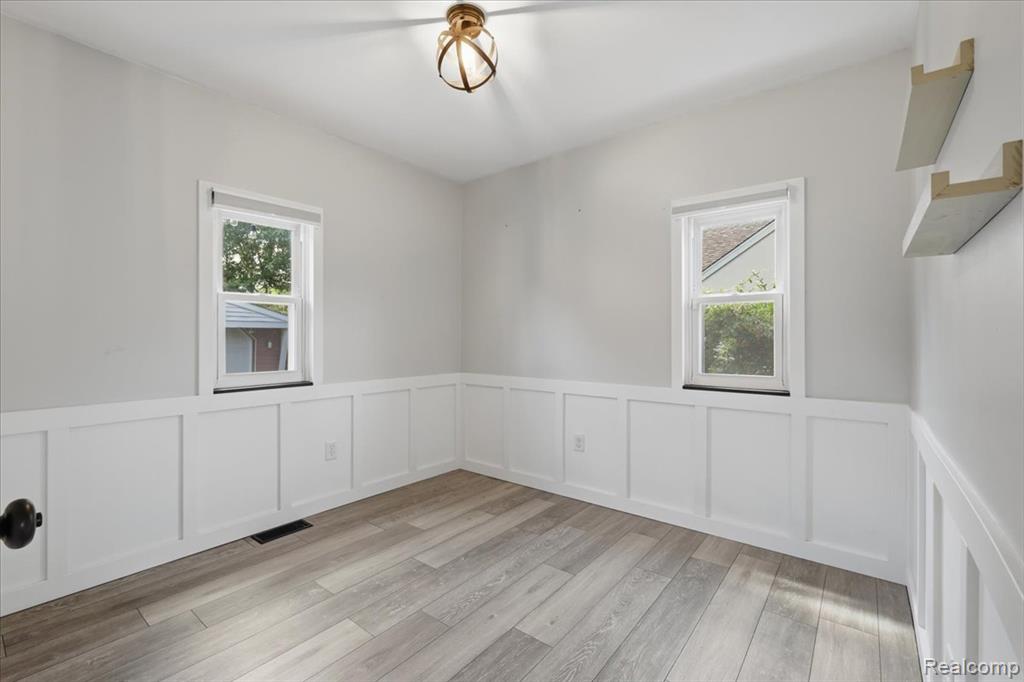 4035 Island Park Drive, Waterford, MI 48329 — Photo 24