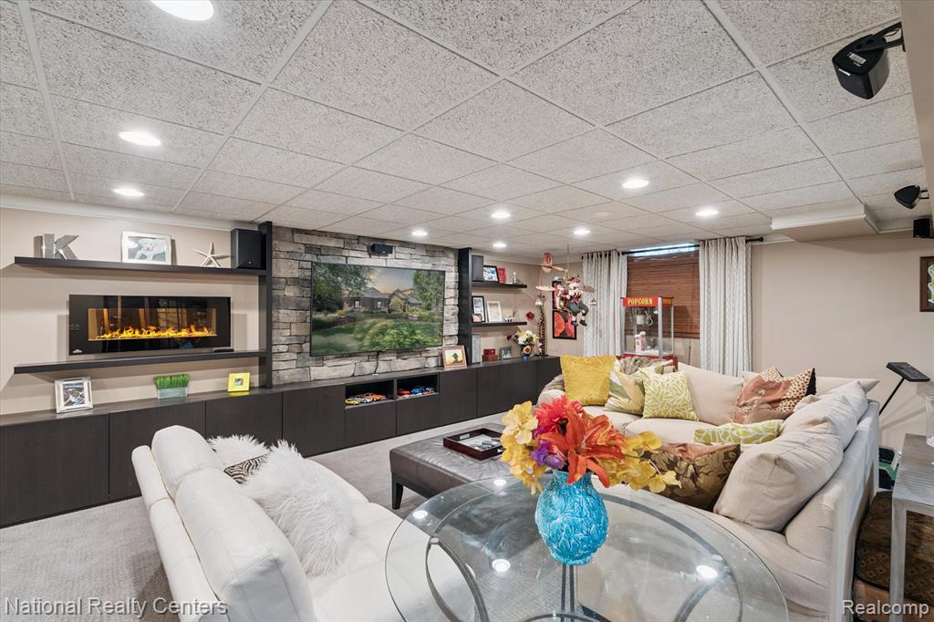730 Berwick Court, Highland, MI — Photo 47