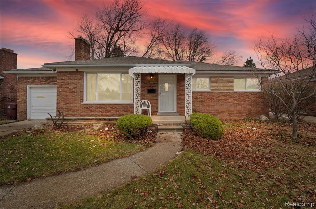 8457 Menge, Center Line, MI 48015 — front exterior