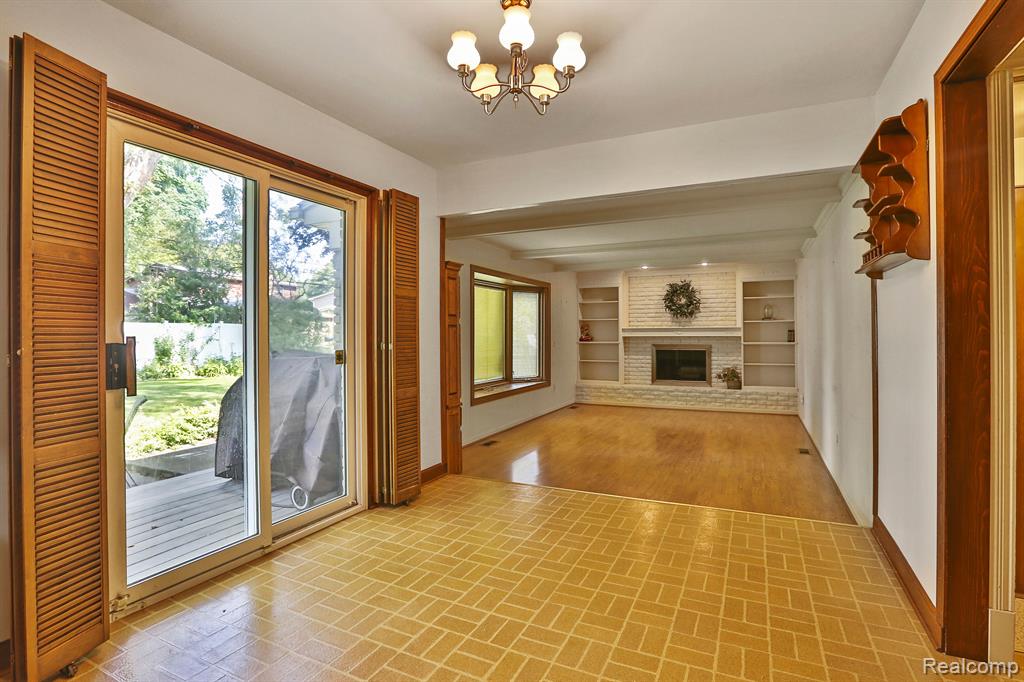 4251 WASHINGTON CRESCENT Drive, Troy, MI 48085 — Photo 10