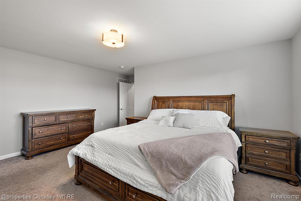 61171 SADDLECREEK Drive, South Lyon, MI 48178 — Photo 39