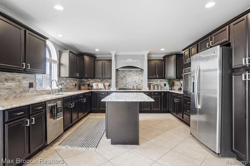 51141 Hook Drive, Macomb, MI 48042 — Photo 10