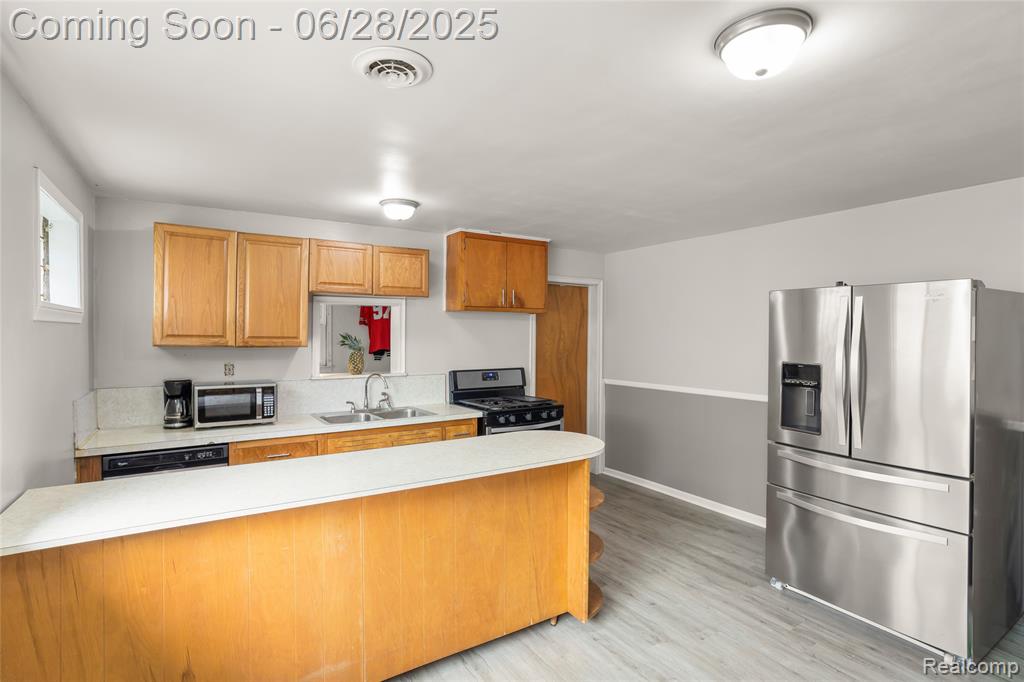 5204 Ashley Street, Detroit, MI 48236 — Photo 16