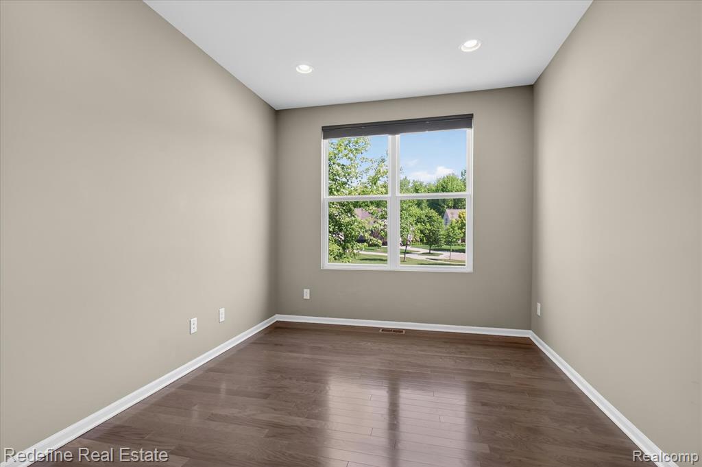 49916 Alden, Canton, MI 48188 — Photo 27