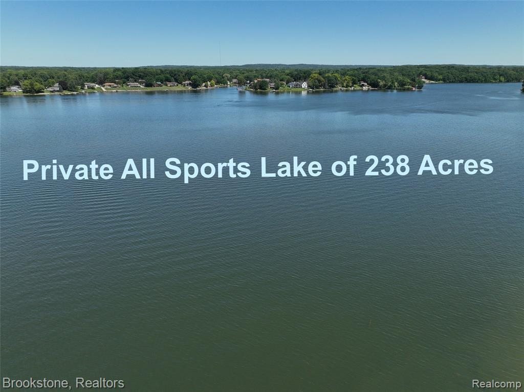 9317 Ridge Road, Goodrich Vlg, MI — Photo 2