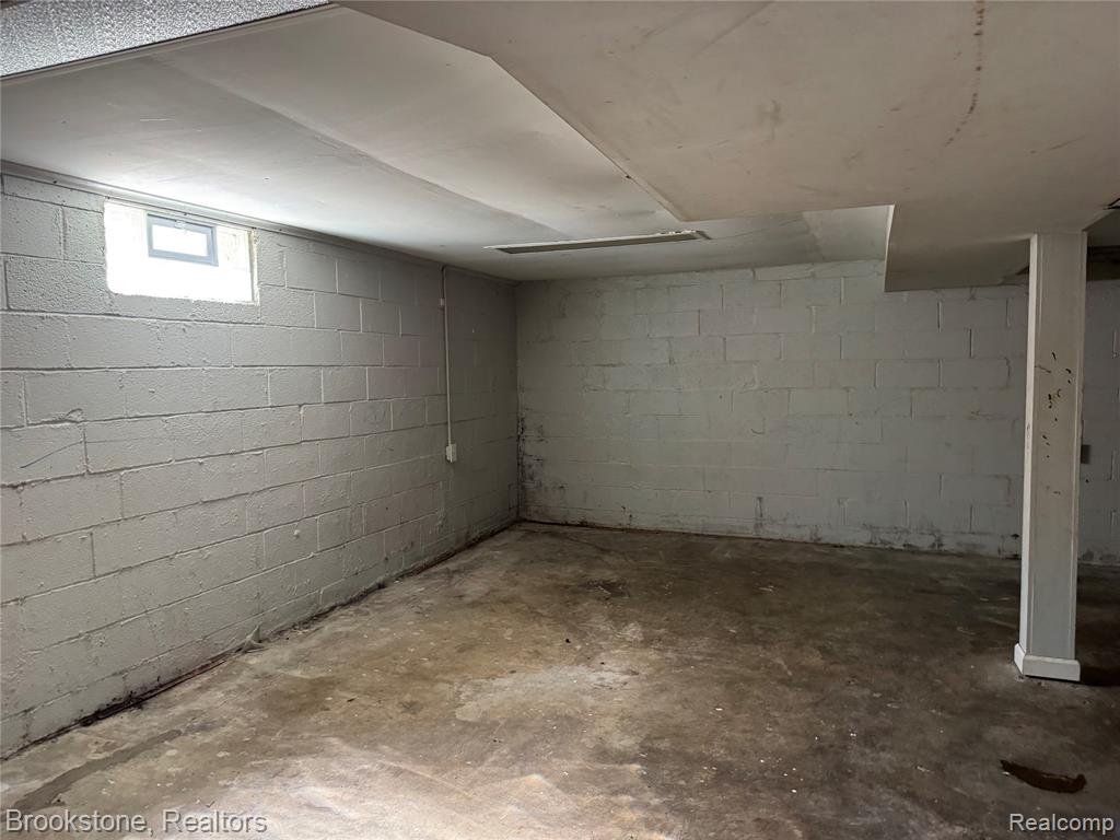 256 W Chicago Avenue, Pontiac, MI 48340 — Photo 18