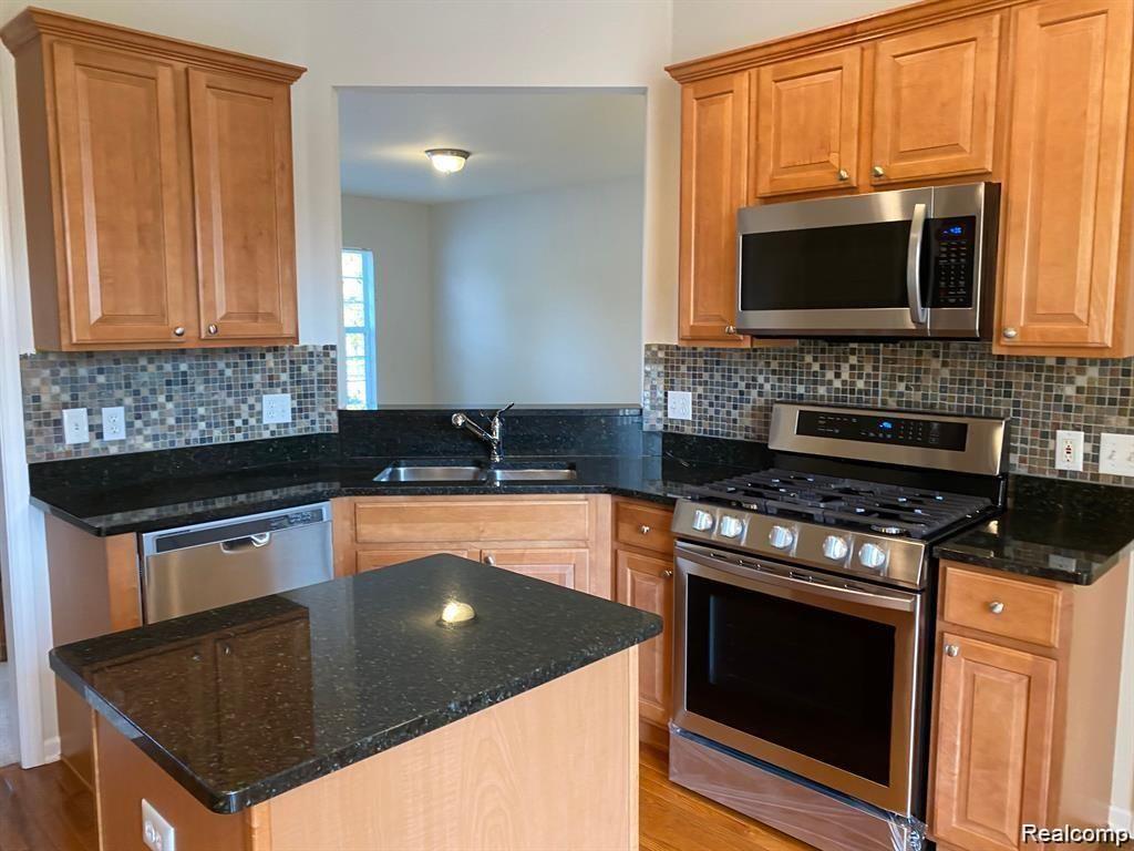 49691 COURTYARD Lane, Canton, MI 48188 — Photo 21