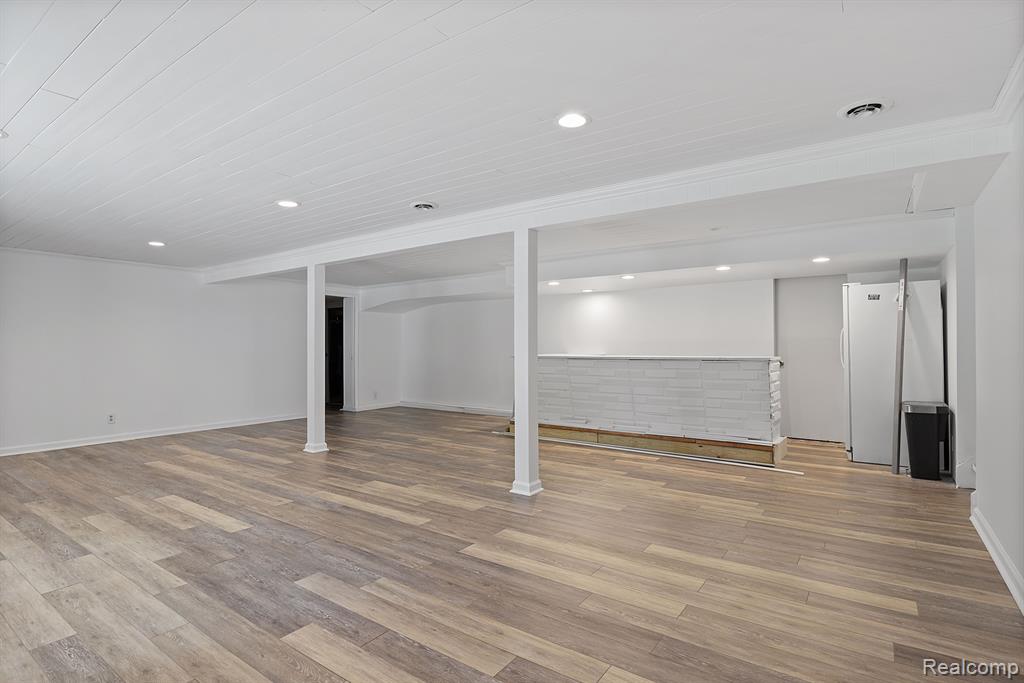 54655 PONTIAC Trail, Milford, MI 48381 — Photo 28