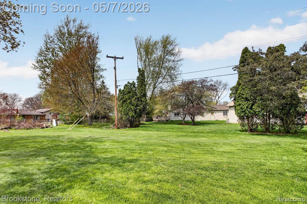 2732 Lacota Road, Waterford, MI 48328 — Photo 43