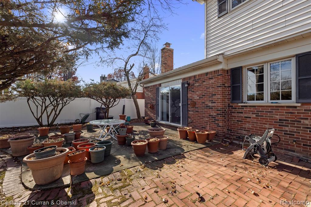 19419 Coachwood Road, Riverview, MI 48193 — Photo 43