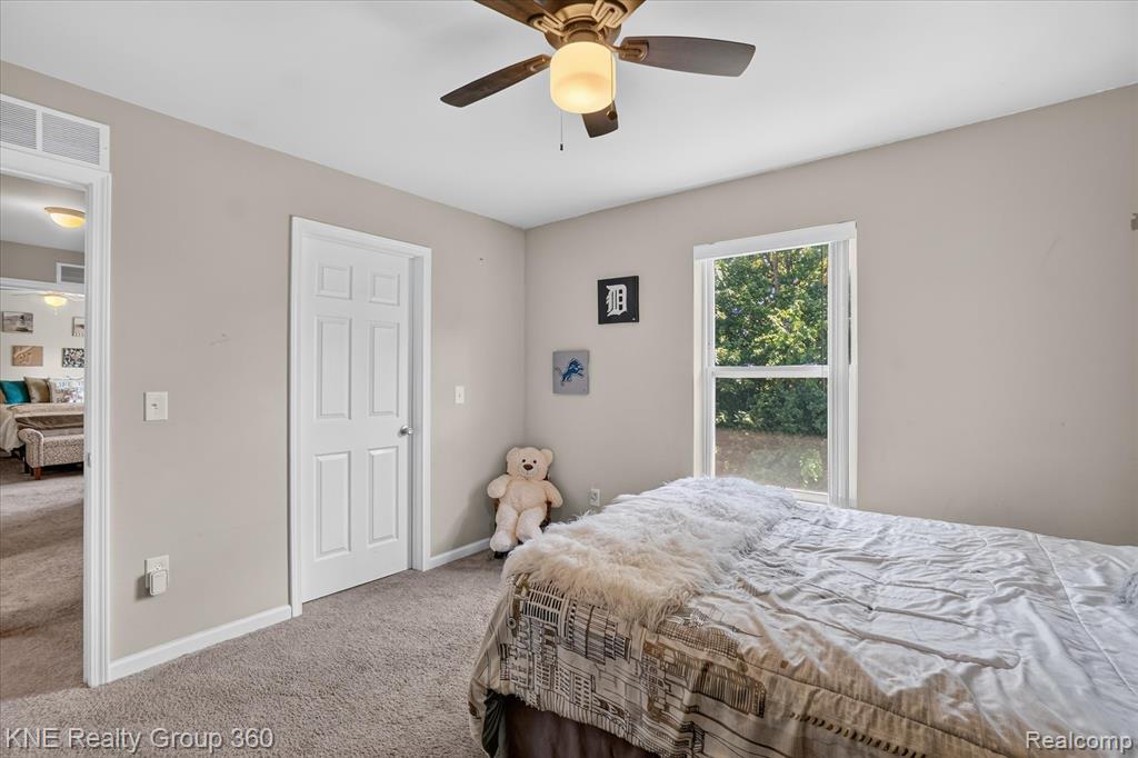 7067 Glenmeadow Court, Grand Blanc, MI 48439 — Photo 31