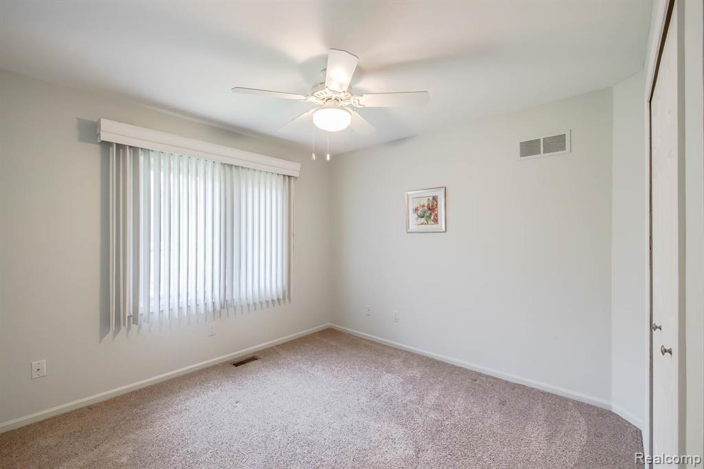 43221 Pointe Drive, 57, Clinton Twp, MI 48038 — Photo 28