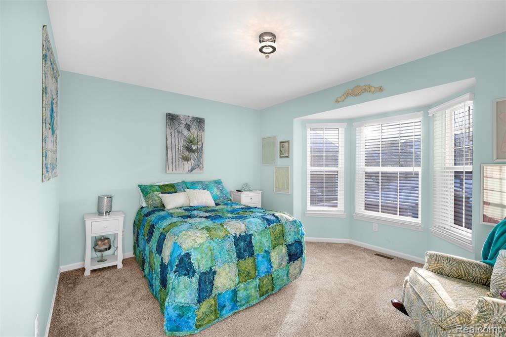 13407 Shire Lane, 27, Southgate, MI 48195 — Photo 13