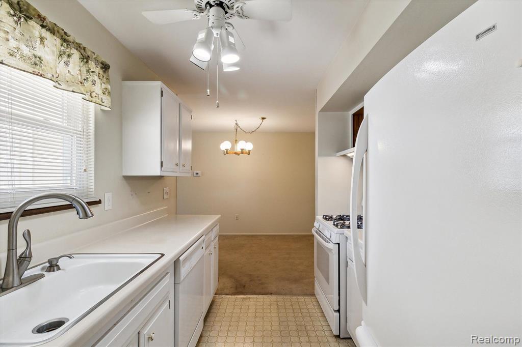 39809 VILLAGE WOOD Lane, Novi, MI — Photo 10