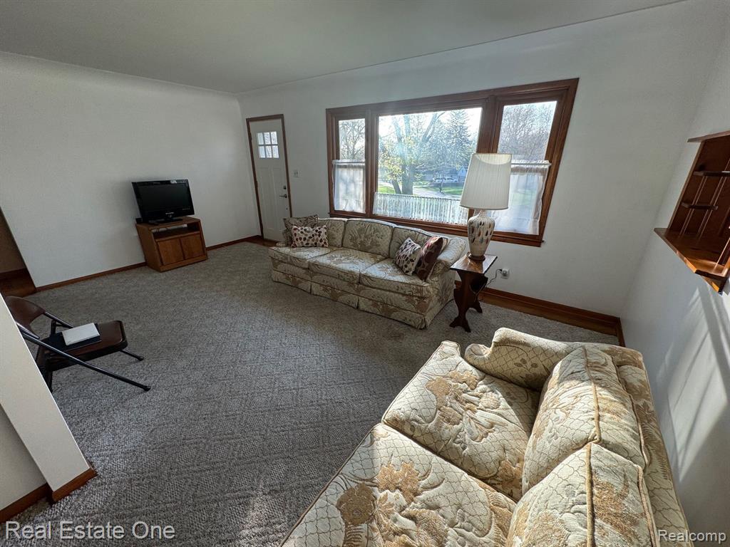 84 LYFORD Road, Waterford, MI 48328 — Photo 5