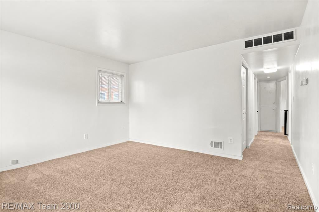 5027 Lincoln Boulevard, Dearborn Heights, MI 48125 — Photo 9
