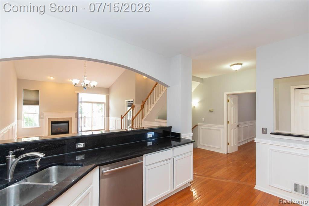 43721 CHERRYWOOD Lane, Canton, MI 48188 — Photo 13