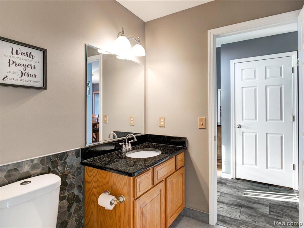 49275 SANTA ANITA Drive W, Chesterfield, MI 48047 — Photo 34