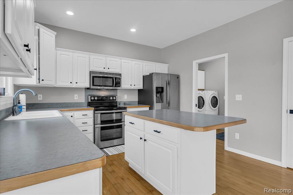 8327 Parkside Drive, Grand Blanc, MI 48439 — Photo 16
