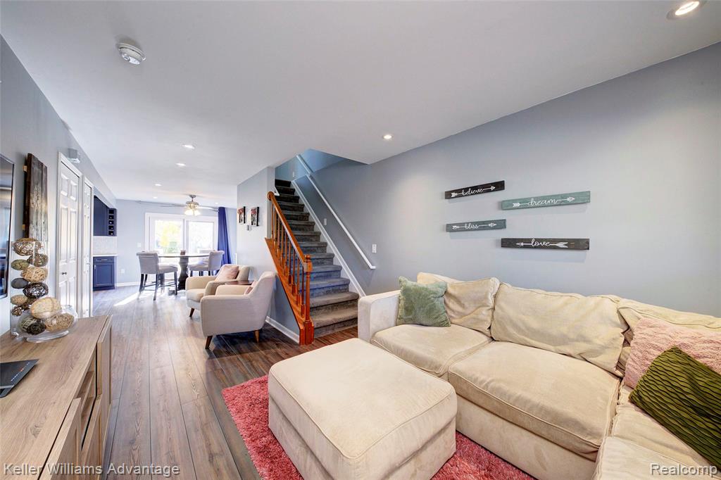 446 Oakgrove Court, Clawson, MI — Photo 15