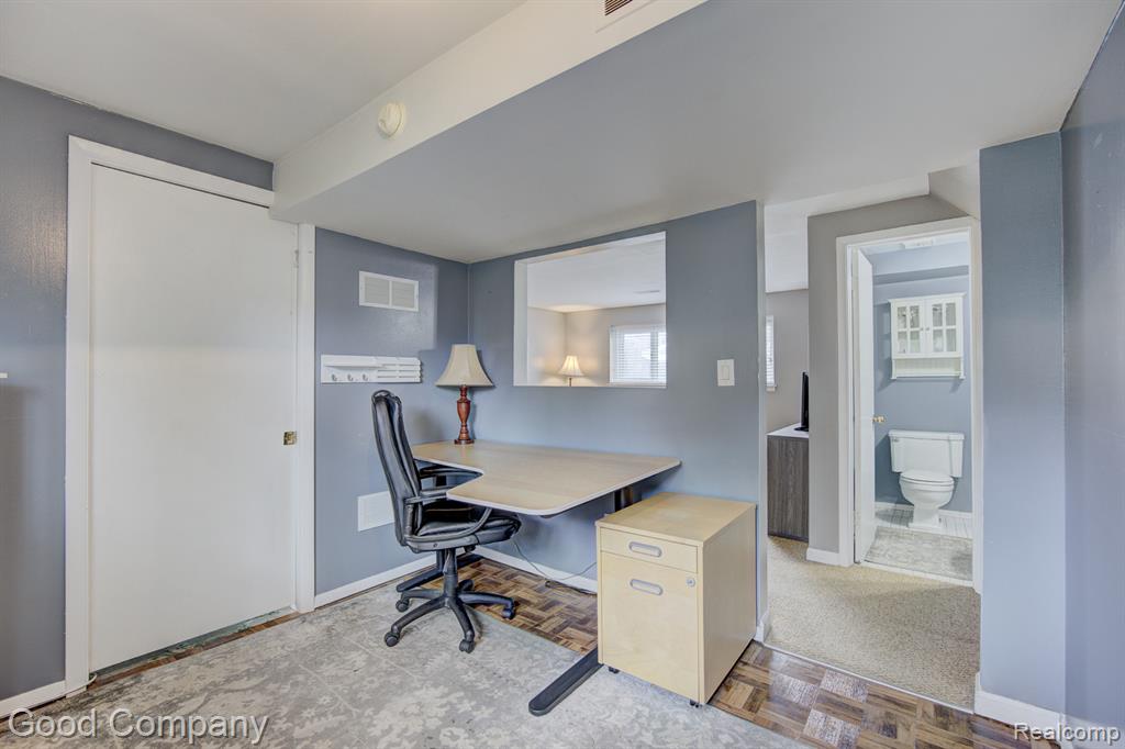 576 LANGLEY Boulevard, Clawson, MI — Photo 30
