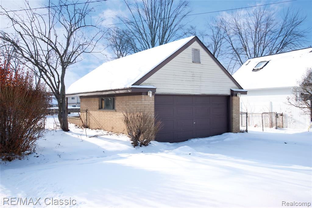 627 Sherbrooke Street, Commerce Twp, MI 48382 — Photo 36