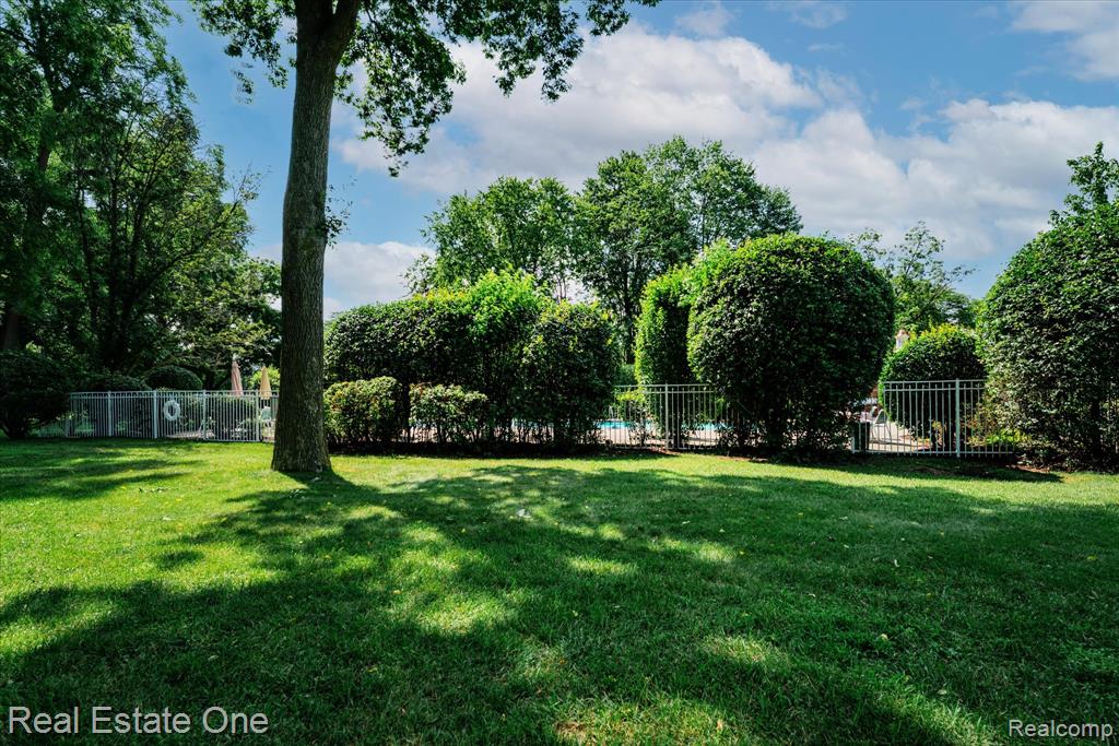 430 Fox Hills Drive N, A-1, Bloomfield Hills, MI 48304 — Photo 39