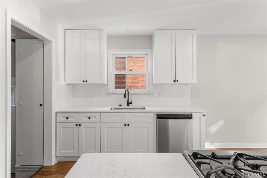 9306 Melbourne Avenue, Allen Park, MI 48101 — Photo 14