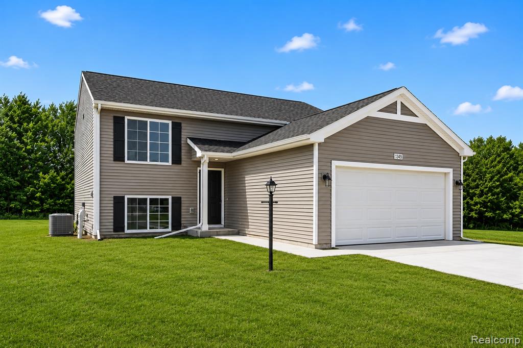 294 Hidden Meadows Drive, Hillsdale, MI 49242