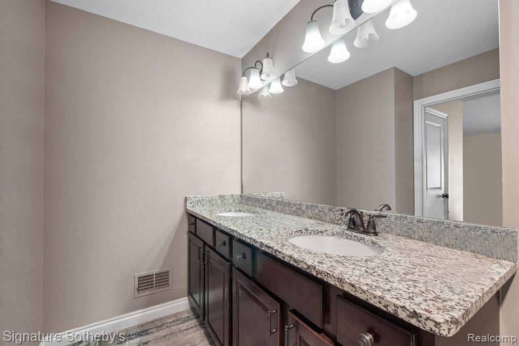 119 S UNION Street, Plymouth, MI 48170 — Photo 18