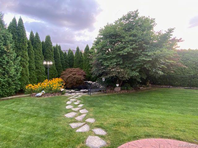 48701 LAFAYETTE Drive, Macomb, MI 48044 — Photo 17