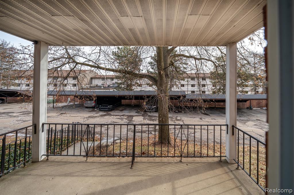 27654 E Echo, 132, Farmington Hills, MI 48334 — Photo 15