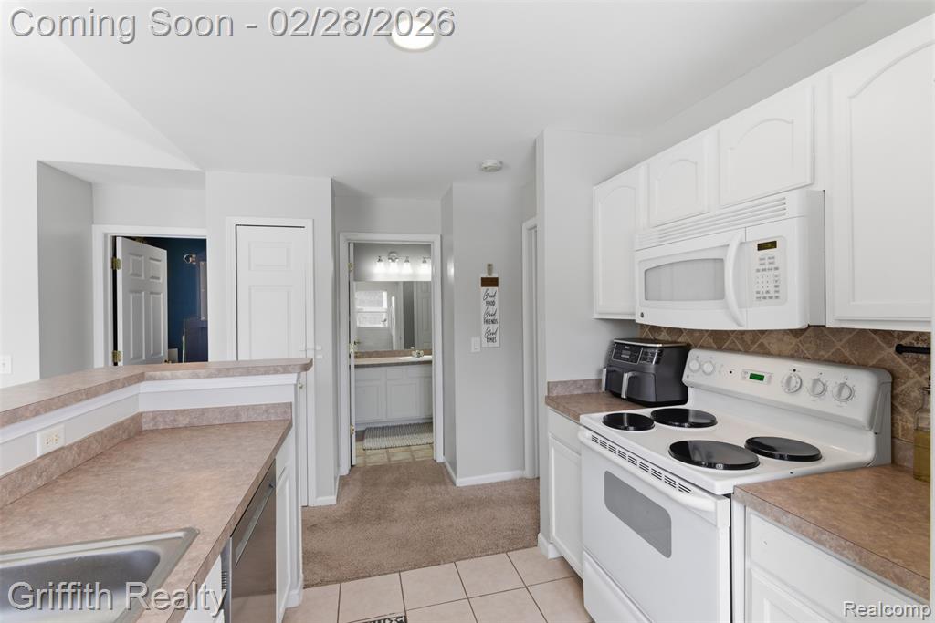 636 Olde English Circle, Howell, MI 48855 — Photo 17