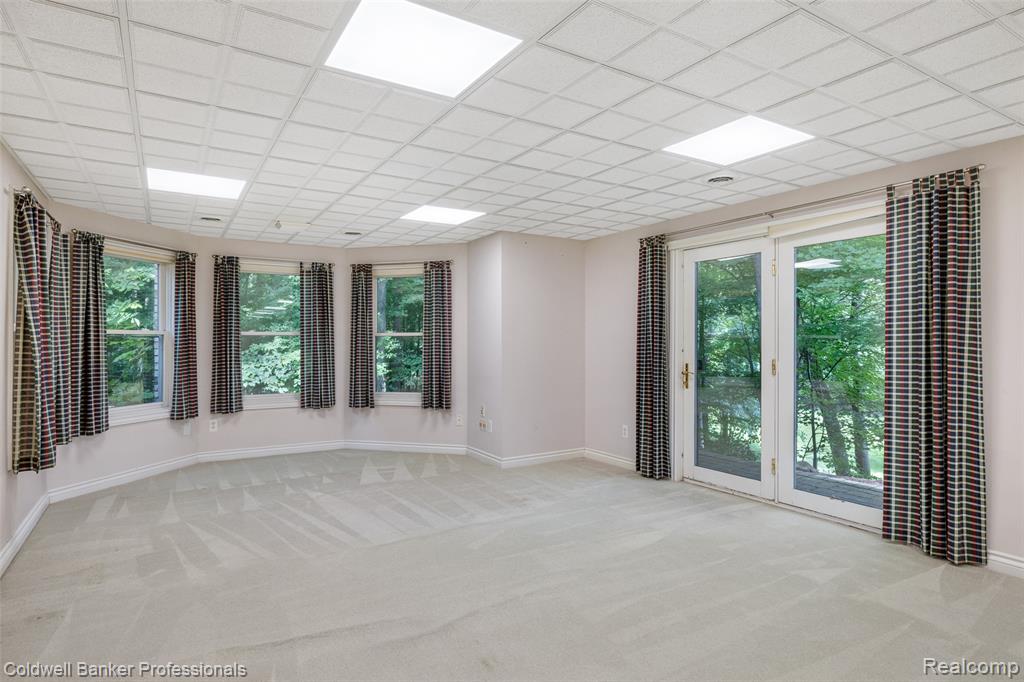 8661 DEERWOOD Road, Clarkston, MI 48348 — Photo 55