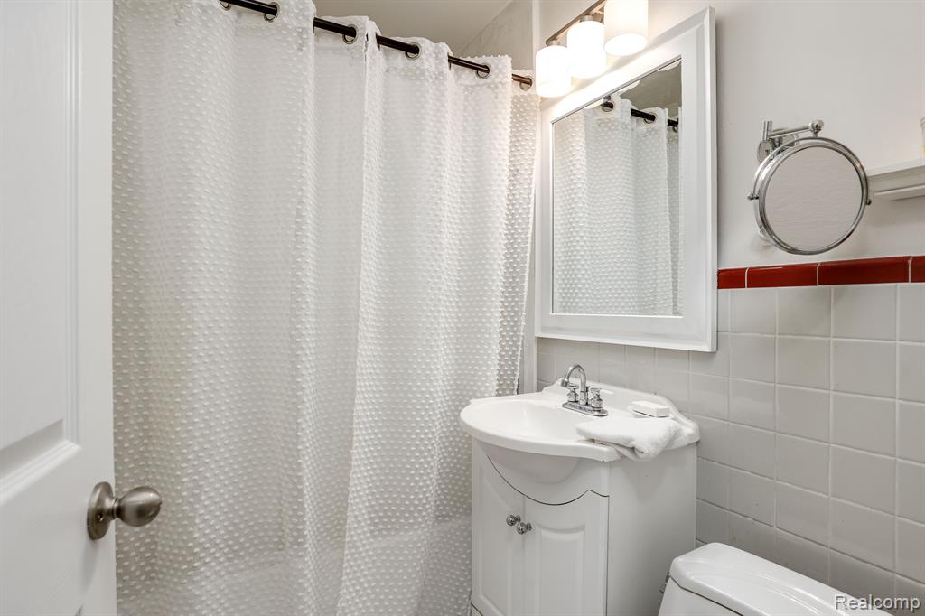 626 E Windemere Avenue, Royal Oak, MI 48073 — Photo 20