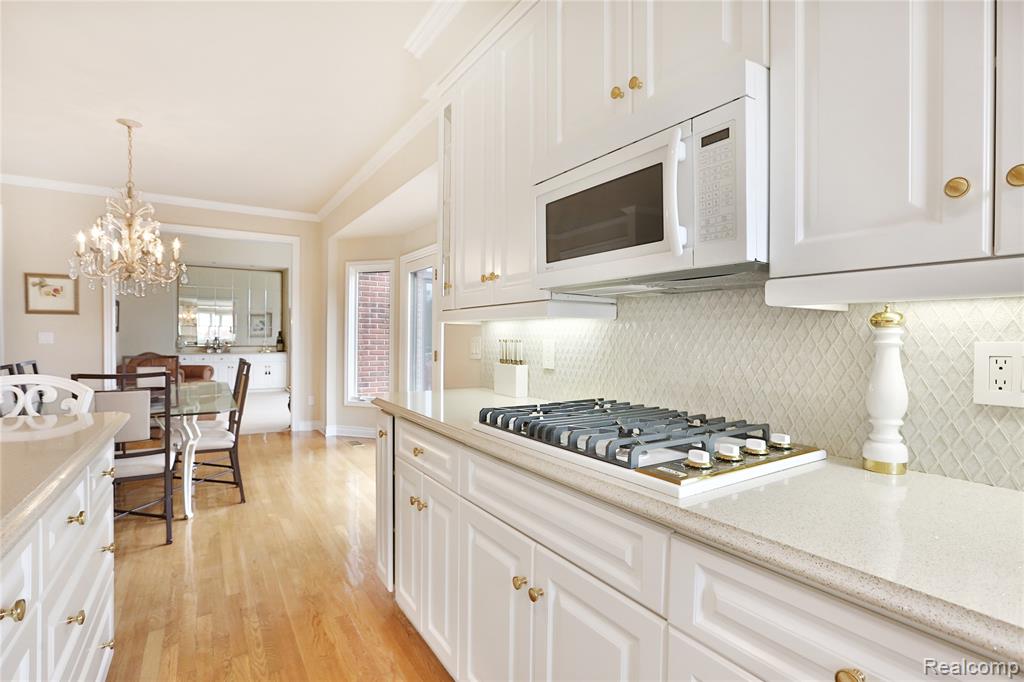 5826 Murfield Drive, Rochester, MI 48306 — Photo 29