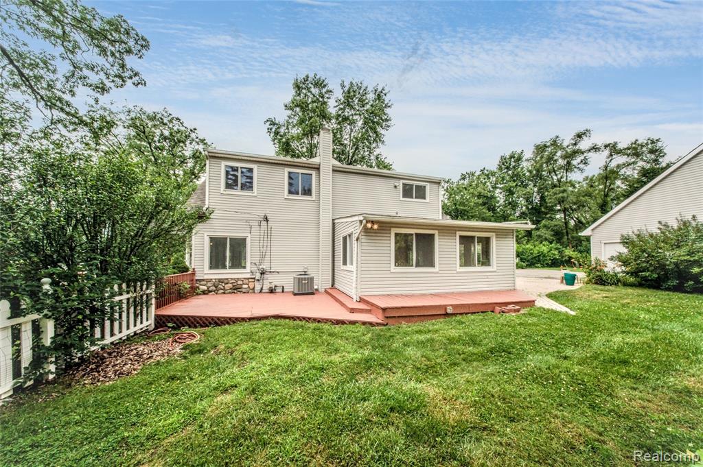 9042 Gale Road, White Lake, MI — Photo 8